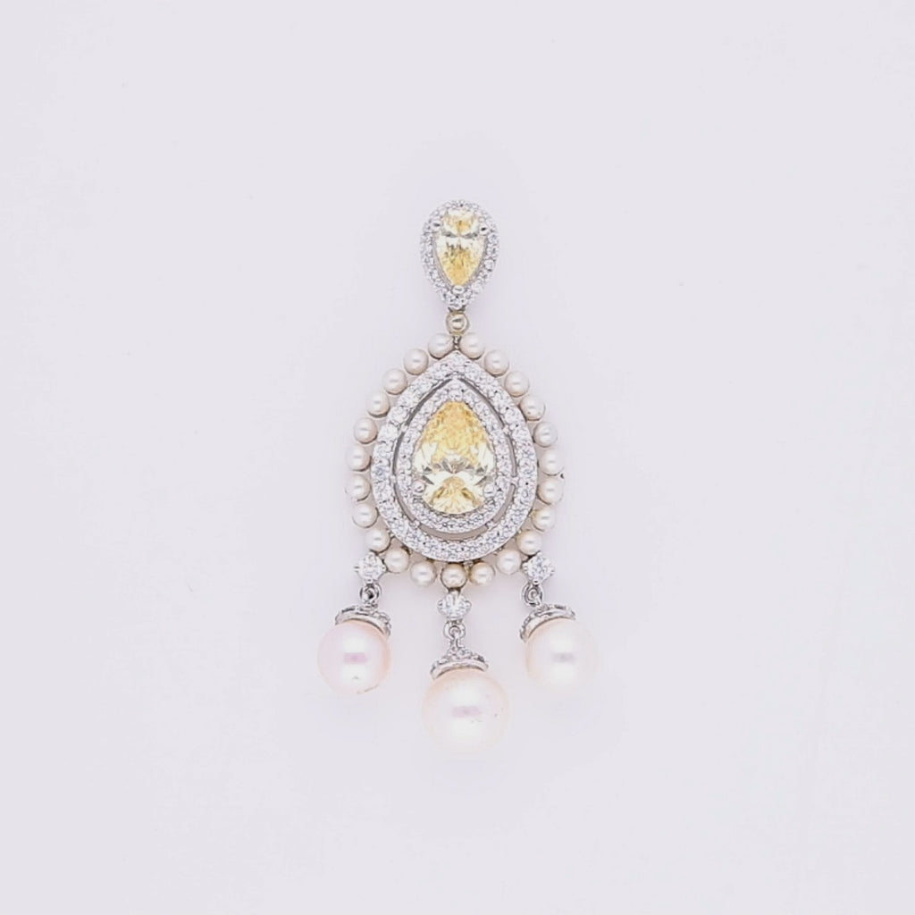 Pearl Lustre Pendant